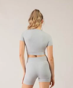 Deals โญ BLOCHSTORE-US BLOCHeverhold Cross Over Tee Mist ๐ 14 Deals โญ BLOCHSTORE-US BLOCHeverhold Cross Over Tee Mist ๐ -Bloch Active Collection Shop 0000s 0014 ZCO2100 MIS DCO2100 MIS M W6A0526