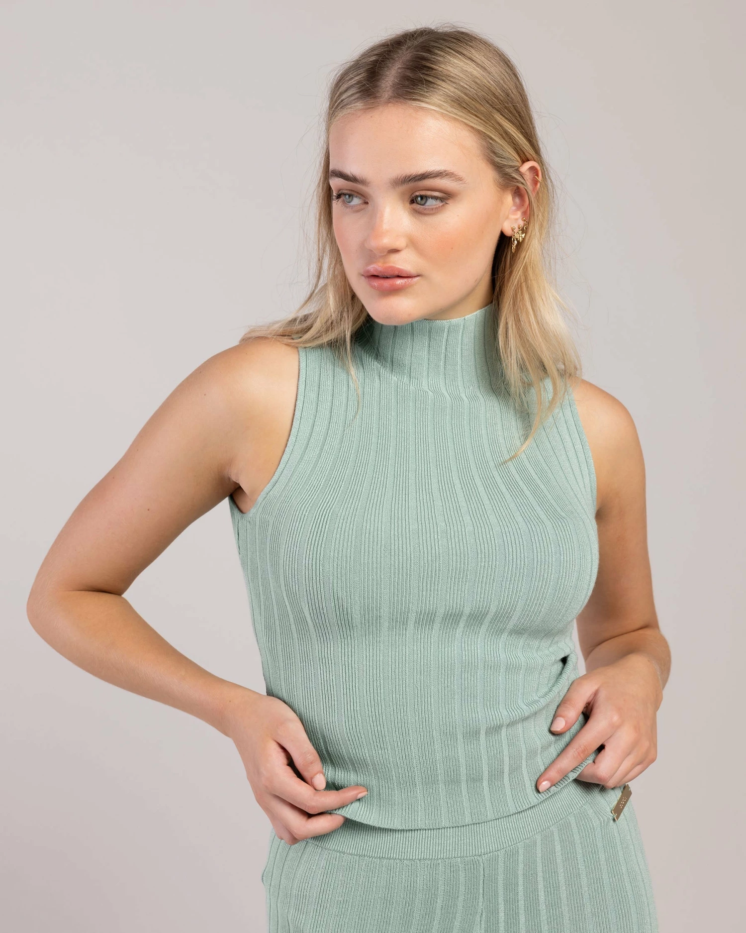 Flash Sale ๐ BLOCHSTORE-US Rib Lounge Funnel Neck Sage ๐ 5 Flash Sale ๐ BLOCHSTORE-US Rib Lounge Funnel Neck Sage ๐ - Image 5