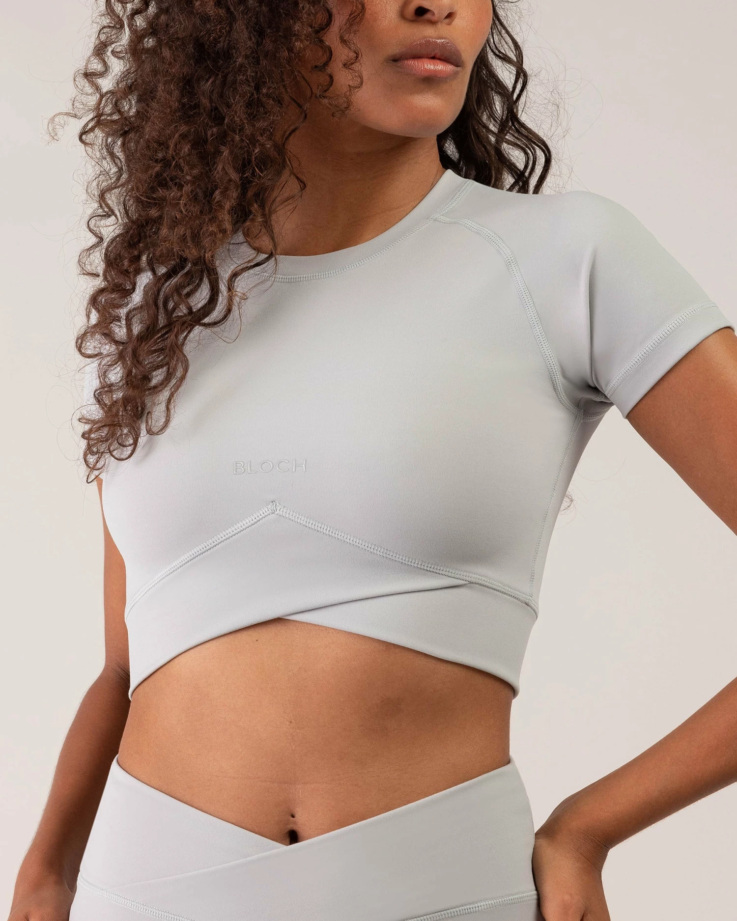 Deals โญ BLOCHSTORE-US BLOCHeverhold Cross Over Tee Mist ๐ 5 Deals โญ BLOCHSTORE-US BLOCHeverhold Cross Over Tee Mist ๐ - Image 5