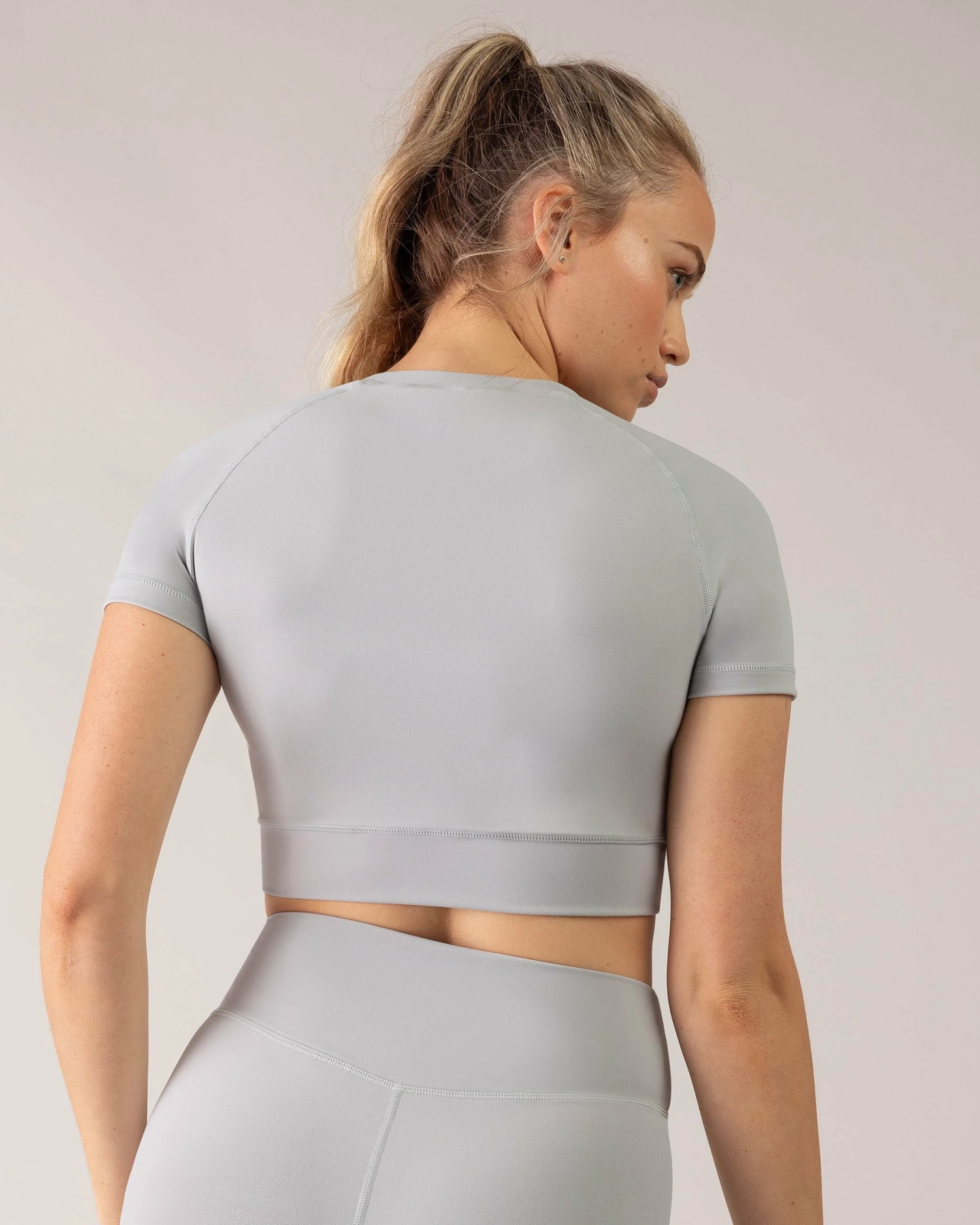 Deals โญ BLOCHSTORE-US BLOCHeverhold Cross Over Tee Mist ๐ 2 Deals โญ BLOCHSTORE-US BLOCHeverhold Cross Over Tee Mist ๐ - Image 2