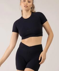 Outlet 💯 BLOCHSTORE-US BLOCHeverhold Cross Over Tee Graphite 💯 -Bloch Active Collection Shop ZCO2100 GPH DCO2100 GPH M 6674